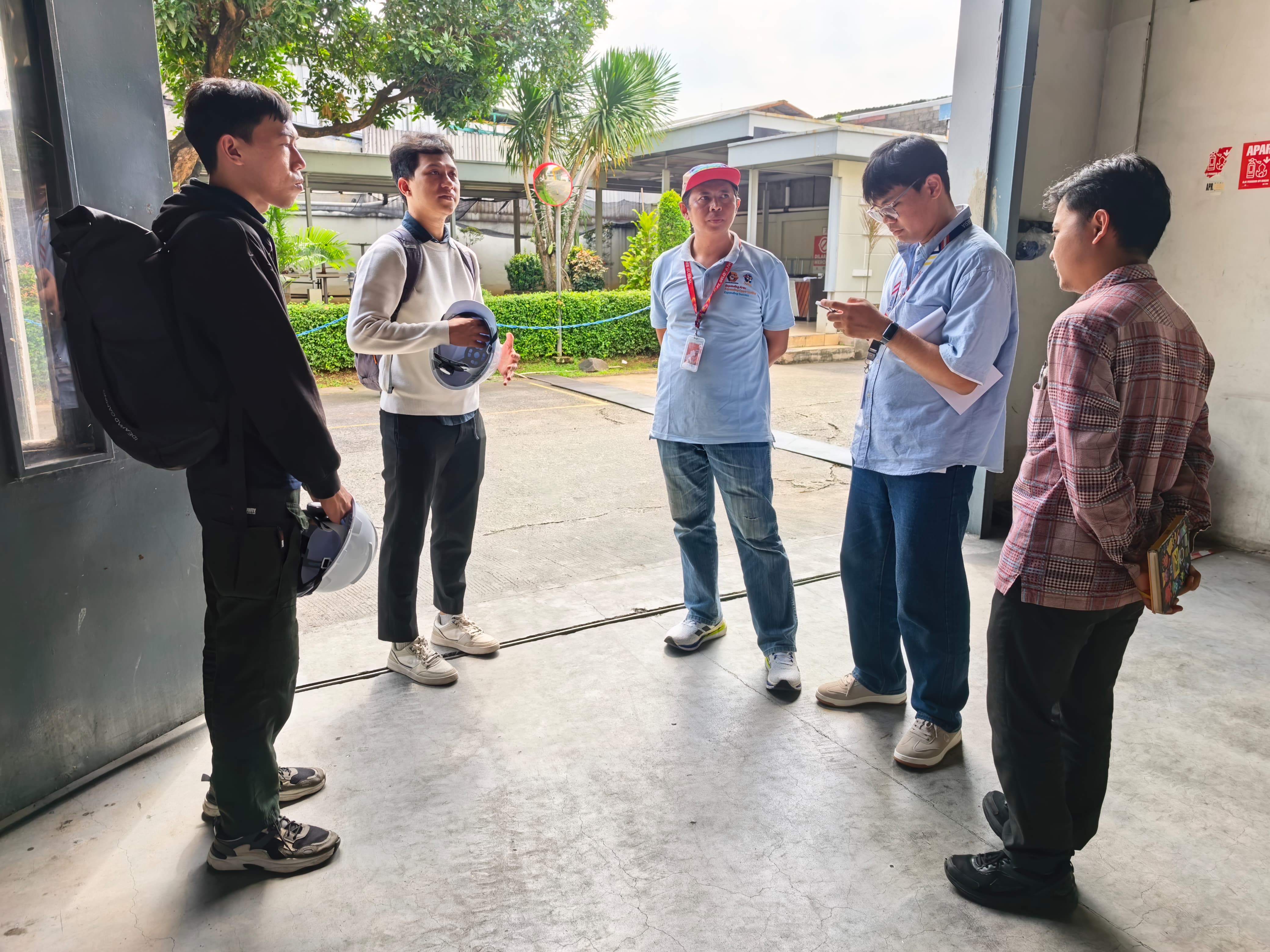 Ichibot Lakukan Site Survey di PT Gelora Aksara Pratama (Erlangga Group) untuk Proyek Monitoring Daya Gardu